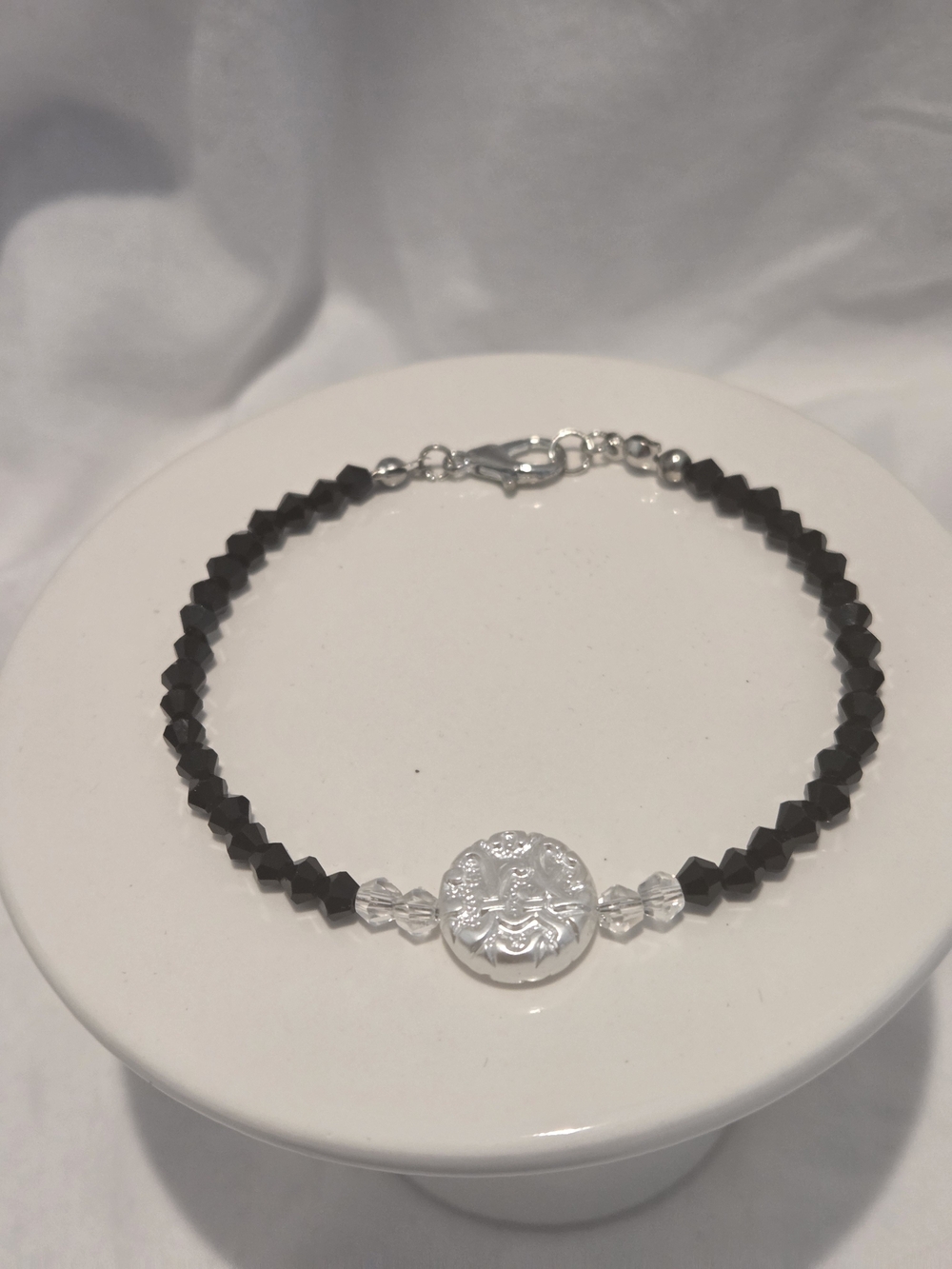 Handmade Black Crystal Bead Bracelet with Pearl Medallion 8 Inches.
